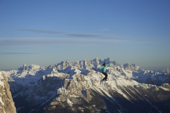 Hayley Ashburn Slacklining