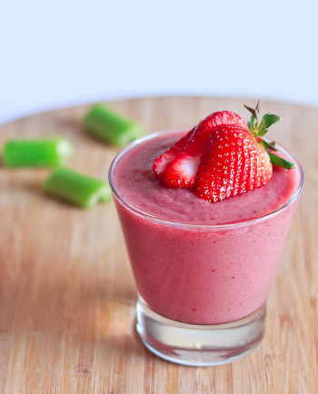 Celery and Red Berry Smoothie Recipe